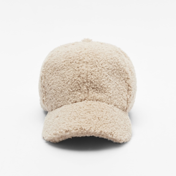 Zara faux shearling cap - Picture 3 of 9